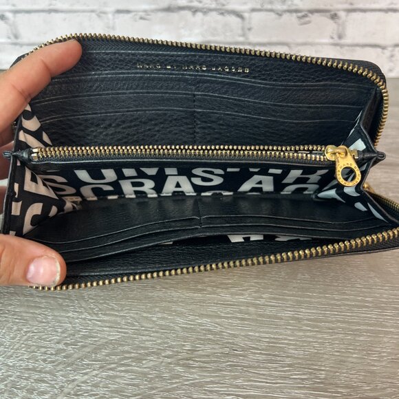 Marc by Marc Jacobs Black Wallets for Women - Picture 5 of 6